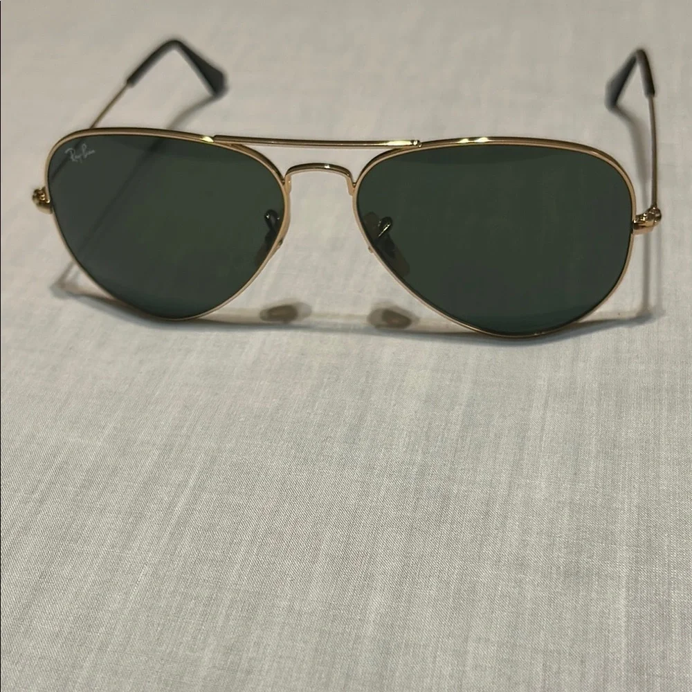 NWOT. Ray-Ban Gold Frame Sunglasses with Dark Lenses - Picture 2 of 8